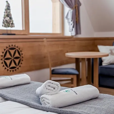 Osada Wichrowka Ze Strefa Spa, Basenem Letnim I Widokiem Na Gory Dursztyn
